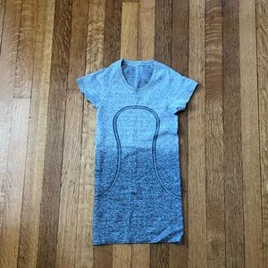 Lululemon Swiftly Tech Short Sleeve Crew Size 2
